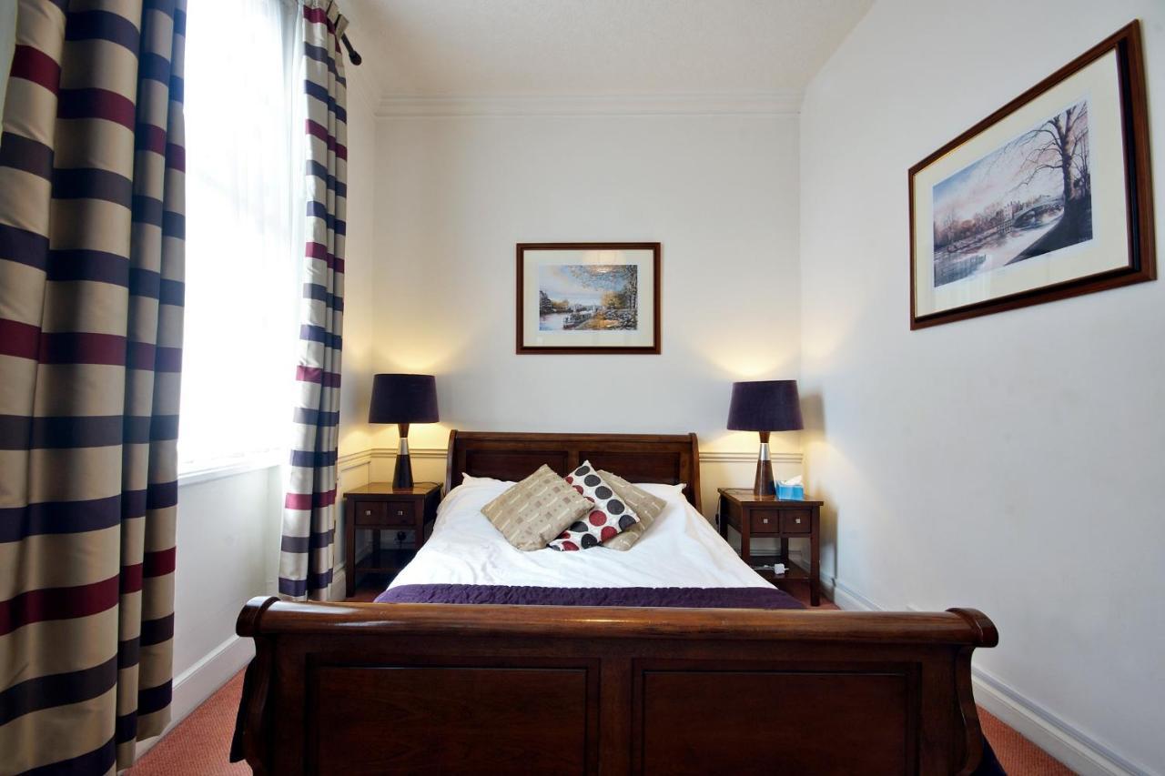 Galtres Lodge Hotel & Forest Restaurant 约克 外观 照片