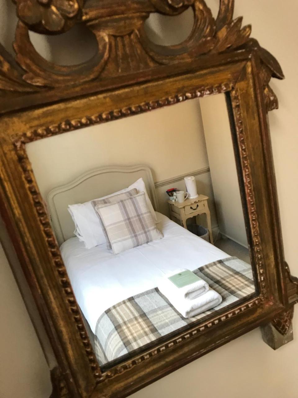 Galtres Lodge Hotel & Forest Restaurant 约克 外观 照片