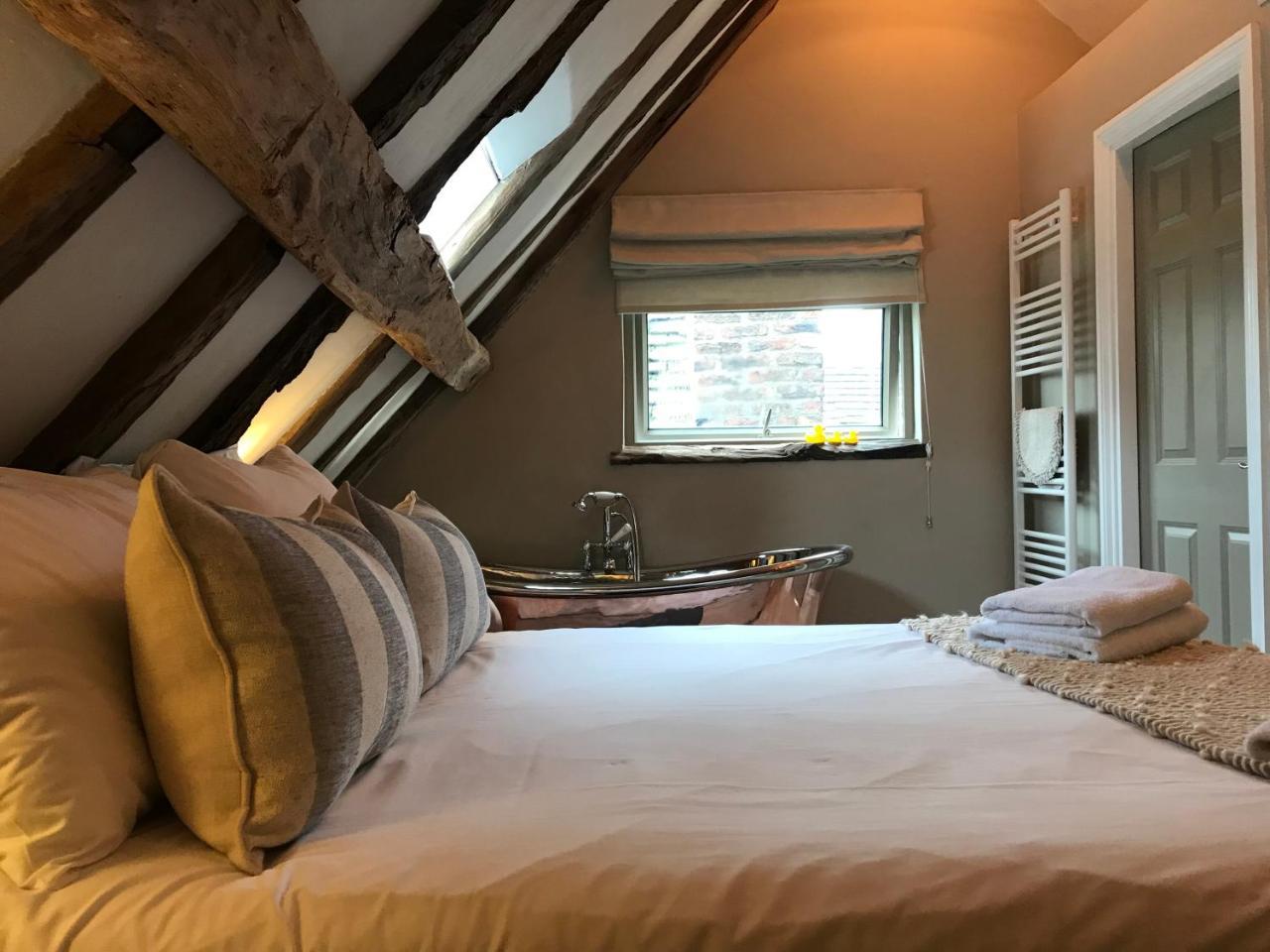 Galtres Lodge Hotel & Forest Restaurant 约克 外观 照片