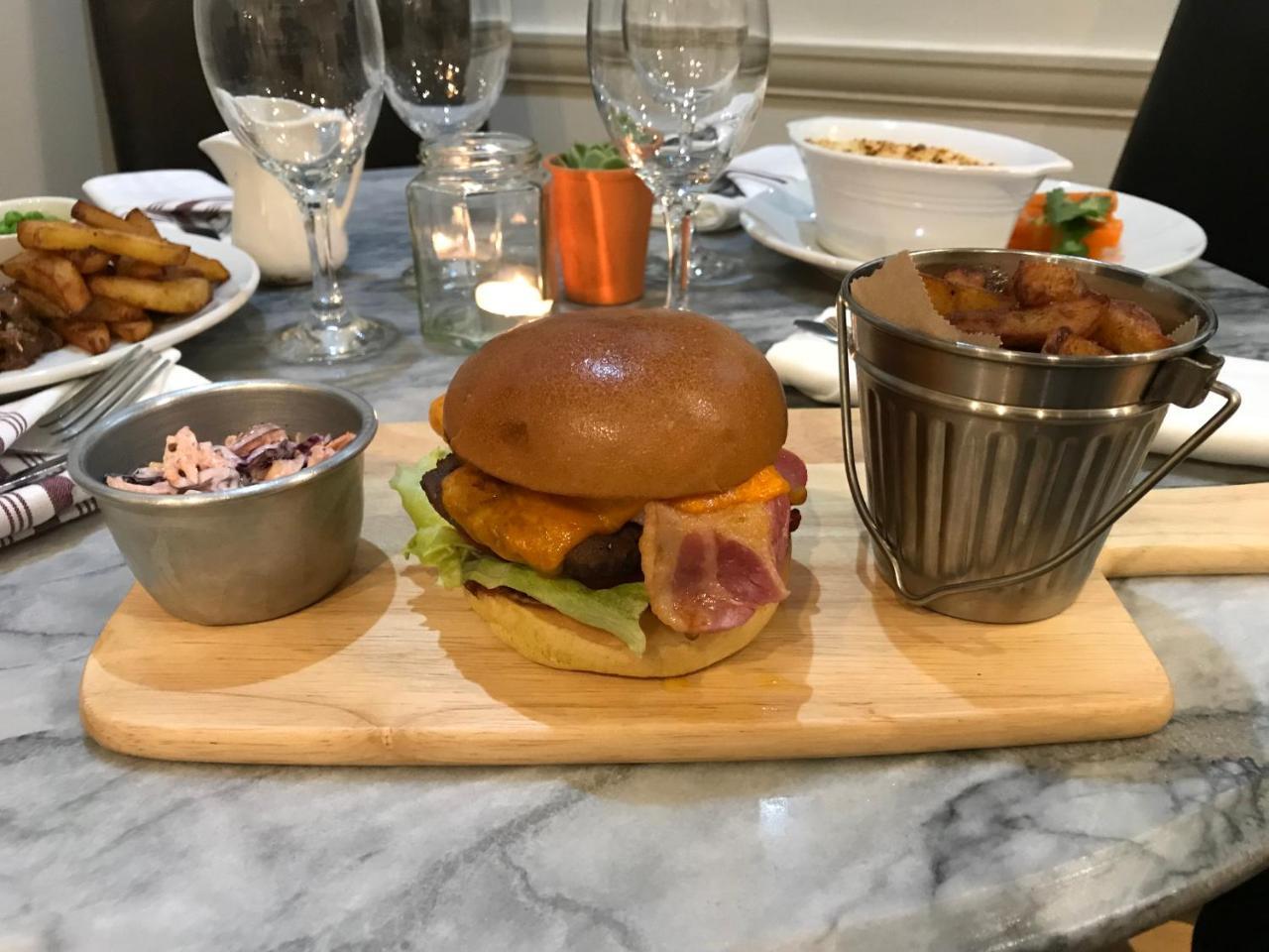 Galtres Lodge Hotel & Forest Restaurant 约克 外观 照片
